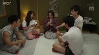 MIAA-361修學旅行之夜～玩國王遊戲而全裸被學生插不停的巨乳班導