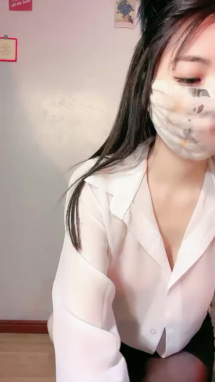 小八拍了拍你_一月八号