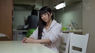  美少女妄想腦內按摩 被大叔玩弄身體塗滿精油中出做愛想像就興奮的我是變態嗎？ 久留木玲 MVSD-428