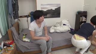  繁忙無力做家事找來管家…結果居然來了性感人妻！！ GS-285