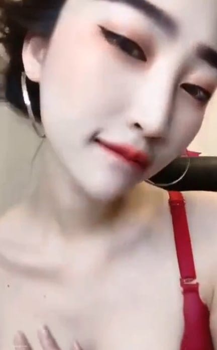 快手網紅 小師妹 千元定制內衣騷舞誘惑福利 小師妹 (5)
