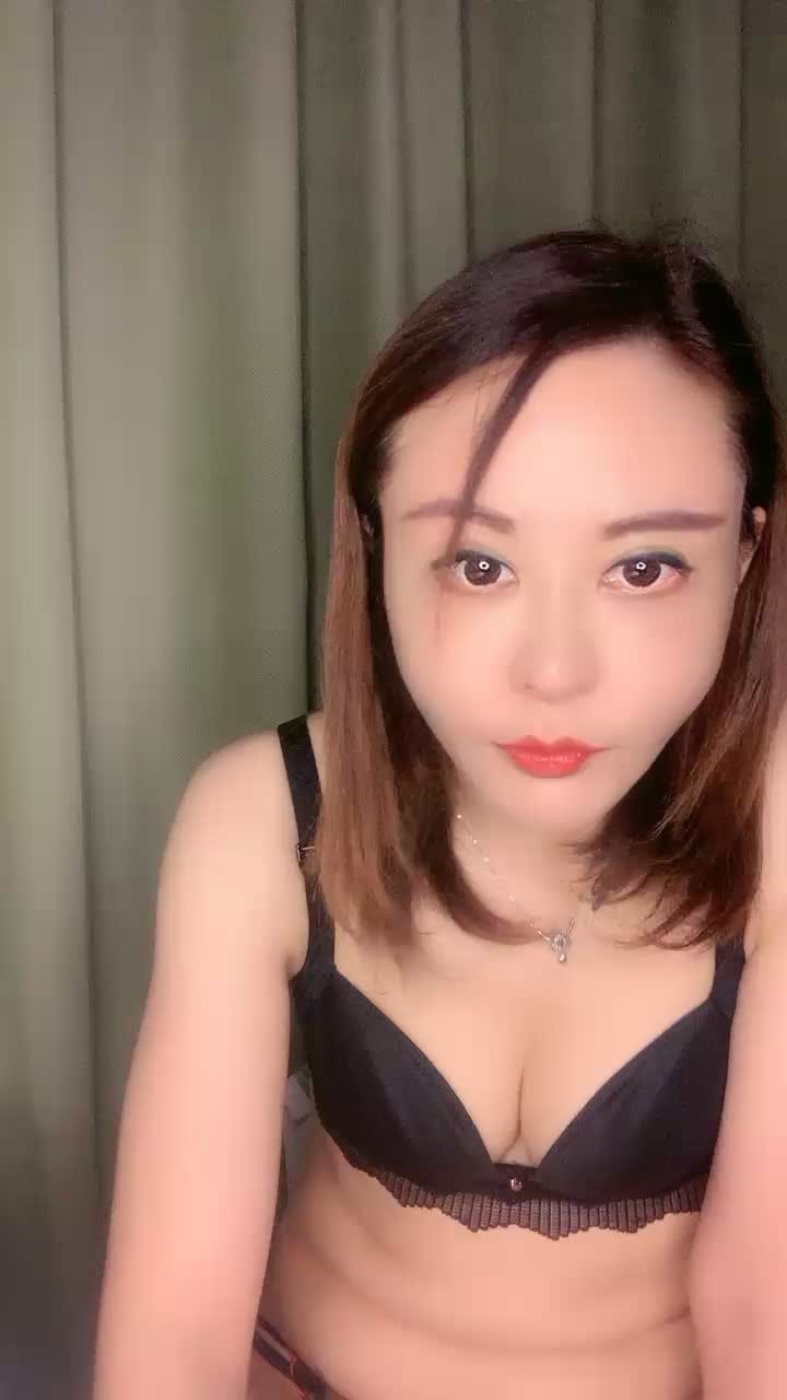 妹妹水多毛少自慰_