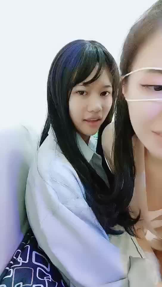 喜欢裸体瑜伽吗_女女自慰_十二月二十五号