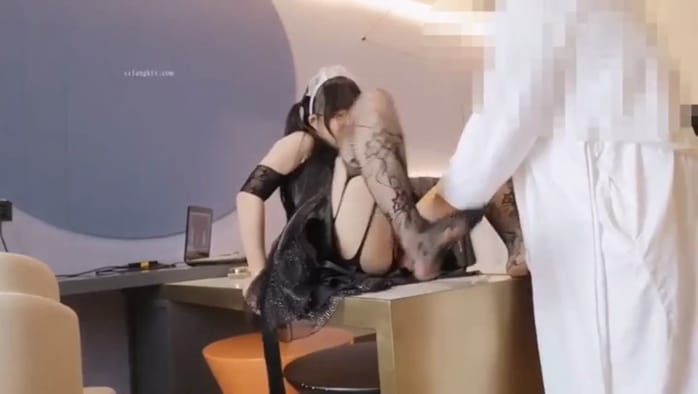 【私拍泄密】土豪约女仆陪玩线下私拍-无套虐操黑丝饥渴欲女学姐