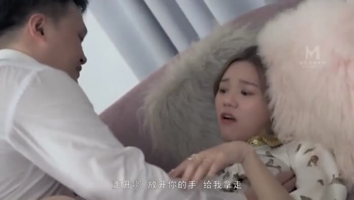 【桃视频】凌辱凡尔赛文学少女