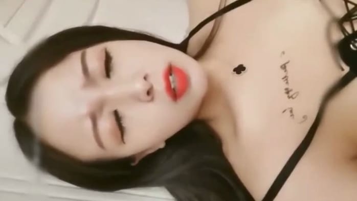 口交老公鸡巴硬  