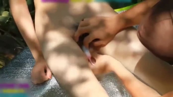 粉嫩系美女野战网友3P