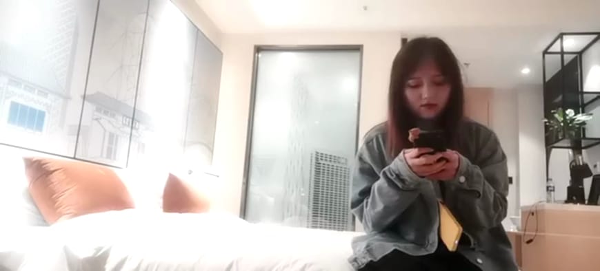 《炮哥探花》酒店2500约炮所谓的极品妹子蘿莉大奶豐臀 