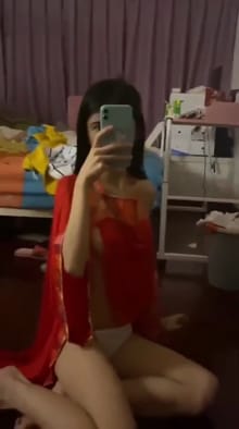 【网曝门】极品爆乳网红美女『狗头萝莉』最新大尺度私拍被前男友流出 渣男渣女的故事 喜欢无套内射