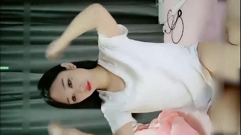 無毛美少婦無毛逼玩道具不刺激 給小哥口交大雞巴主動上位抽插揉奶子 淫聲蕩語