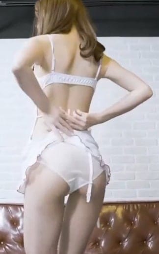 D奶網紅頂級模特 Betty羽沫 超騷超淫大尺度福利 寫真視頻 情色女王的診療室！爆乳護士羽沫尺度全開！