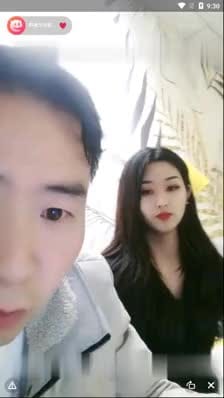 野 狼 出 擊 1月 21日 直 播 套 路 剛 失 戀 的 極 品 中 越 混 血 美 女 做 直 播 啪 啪 偷 拍 啪 啪 叫 聲 超 級 騷 2