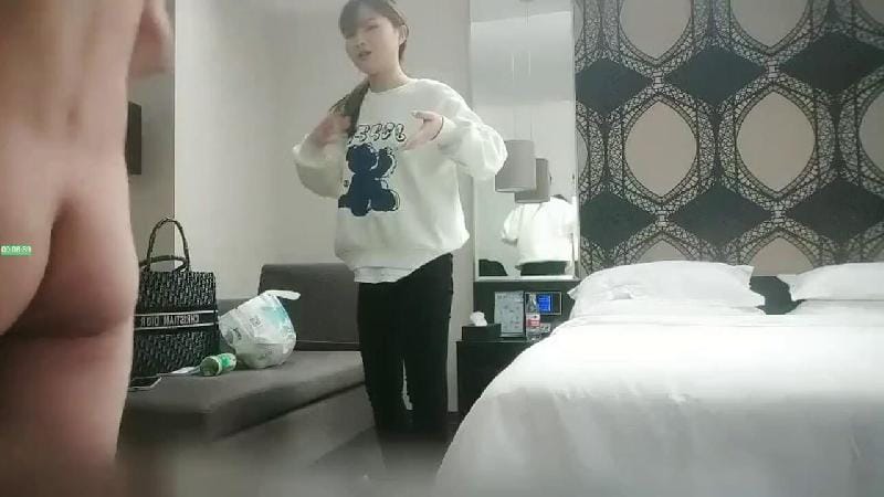 利利堅辛苦夜戰兼職外圍妹上場沒射全力猛操69姿勢舔逼舔菊花口活一流打樁機持續輸出