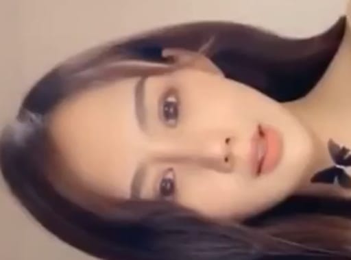 長發漂亮美女主播身材也不錯不停的手指插穴自慰漂亮臉蛋苗條身材很是誘人