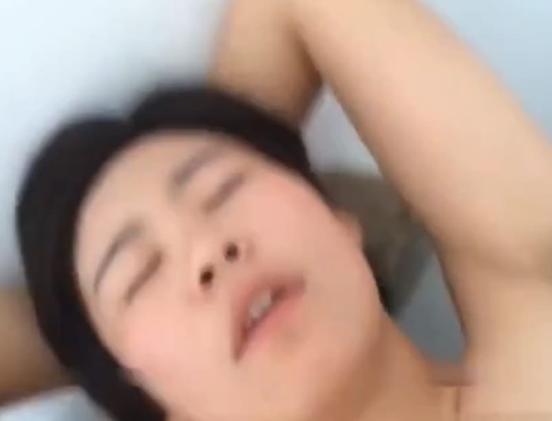 小情侶日常做愛 男友騎著操無套插的深 