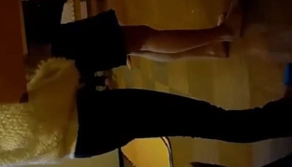 未公開盜攝女拍客暗藏高清錄像機偸拍大眾洗浴中心女士間更衣室內部場面好多年輕女孩渾圓美臀性感陰毛刺激 