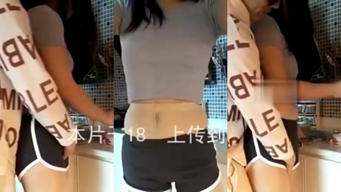 老公等不及做饭啦！直接在厨房操起来！老婆还帮肉棒加料！