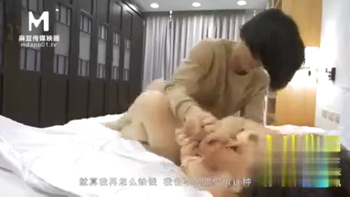 极品性感大美女和胖哥吃完晚餐直接外带回家！趴在屁股上冲刺猛操到高潮！