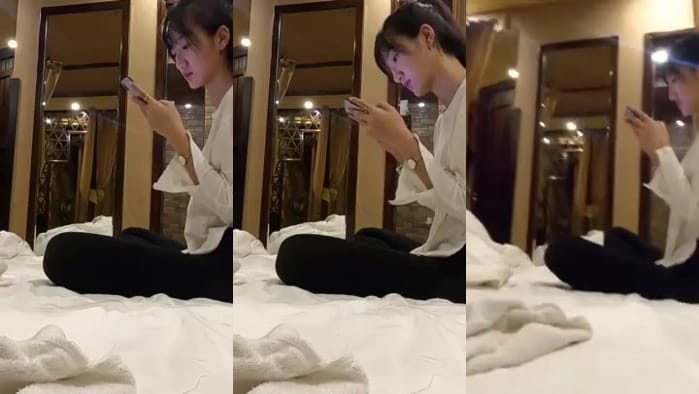 苗条长腿嫩模未经世事，被小哥约到床上啪啪被偷拍了都不知道~