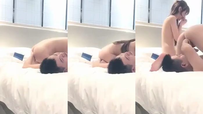 (上)有钱真好！花大笔重金请来两位高级妹子玩双飞～两位还争先恐后的骑了上去