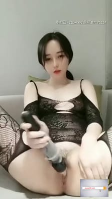 高颜值妹子小热巴新年自慰直播用高潮庆祝新春～