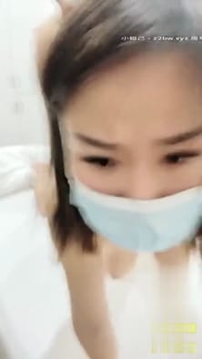 爆奶小美女《卖打火机的小女孩》在宾馆用肉体犒赏粉丝～