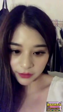 【国产馆】美女主播全程露脸大秀美人儿够火辣劲爆把整个香蕉塞进阴道自慰