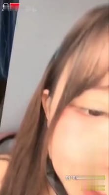 像洋娃娃一樣的主播~聊一聊就把奶掏出來玩~