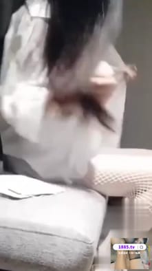 《91沉先生探花》约啪长髮美乳少妇~ 连换2件开裆丝袜啪啪更有情调!