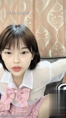 俏丽主播展现惊人性爱技巧，线上的爹爹们都惊呆了！