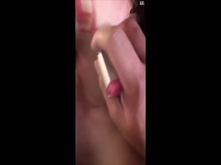 台湾SWAG小恶魔酒醉双穴玩弄酒瓶插b口爆.