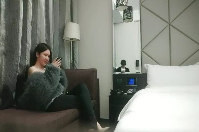 精彩继续 外围女神场 今晚骚货撩人手段一流 玉足抚屌嫩穴自慰 精彩劲爆