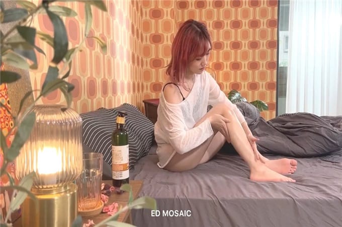 ED Mosaic 美女员工欧比短短5分钟让小伙连射两发已经受不了了 