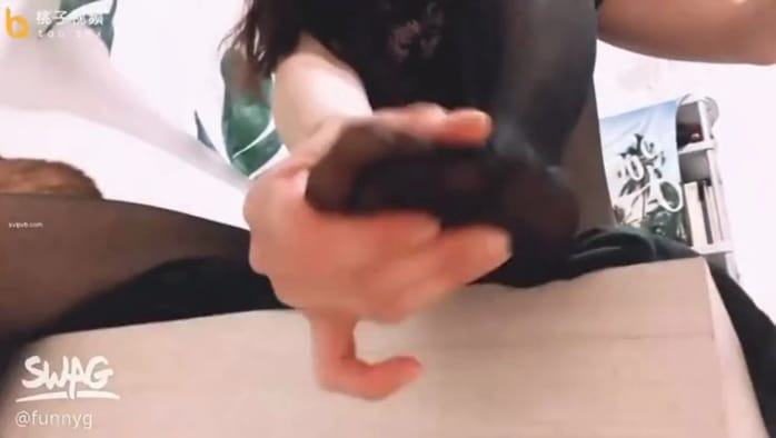 SWAG『funnyg』恋足宝宝，美人的旗袍黑丝美腿