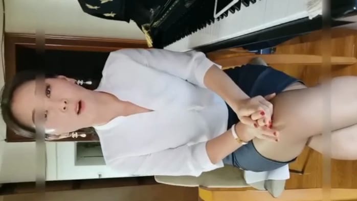气质熟女姐姐丝袜诱惑 