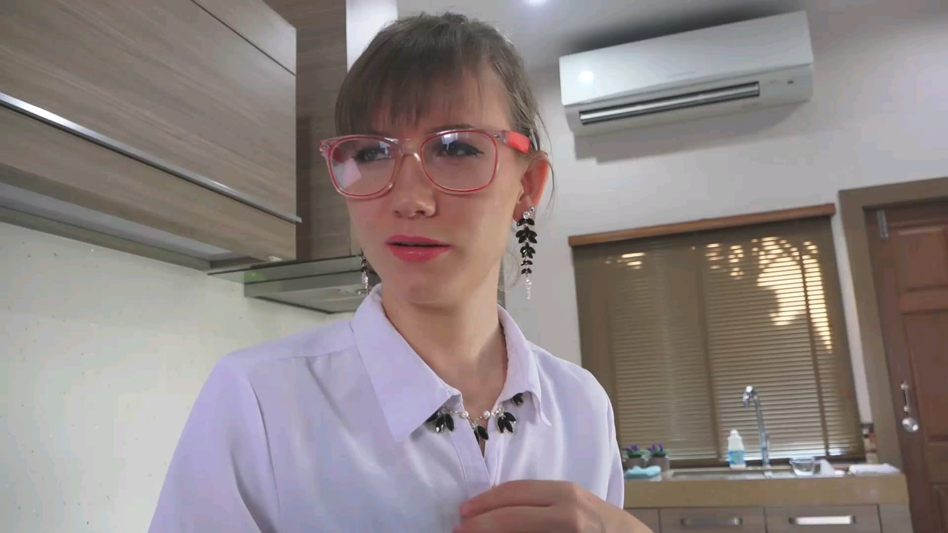 [短视频区] 我来诈尸了。你们想看的德国女优，找了好久才找到合集，随便发点，你们应该联系不到我