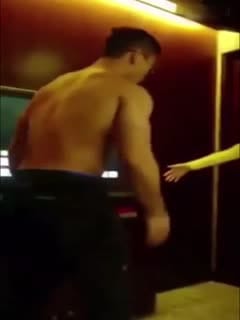 【抖音】喜欢渣男的妹子我满足你