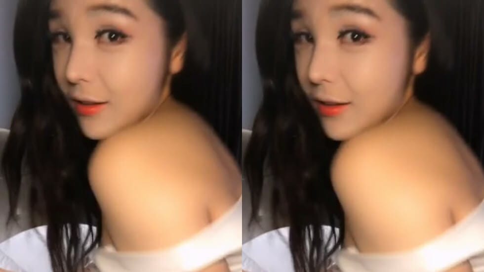 模特级别身材的美女主播，与粉丝约炮双人大秀，诱惑至极