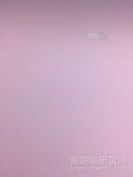 [精选直播!]年轻不懂事就生小孩的妹妹 为赚奶粉钱直播边餵母乳给老公干!