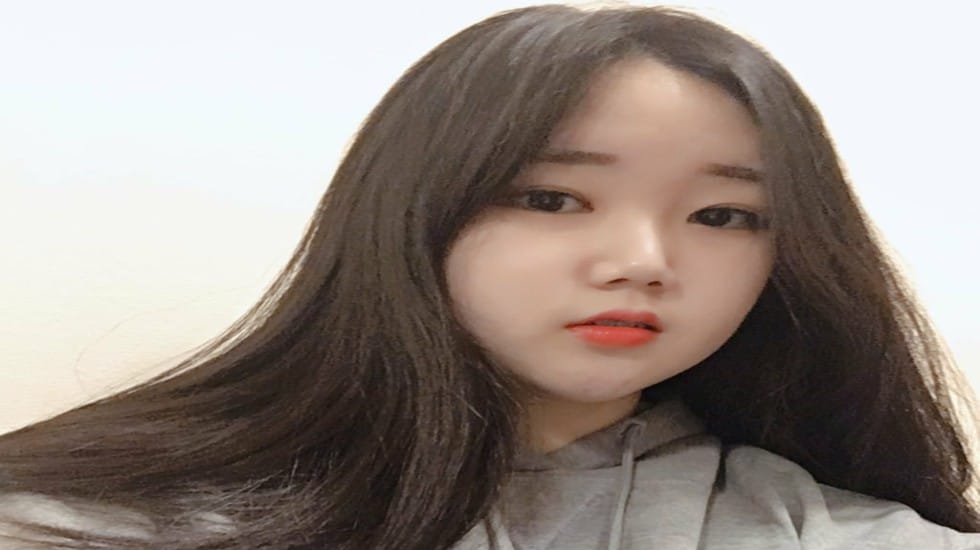 家教老师开处女学生，出了好多血，BB粉嫩。