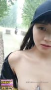 (梦梵)全程露脸户外全裸与小哥激情啪啪，无视路边路人