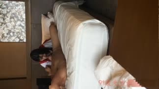 【国产馆】宾馆微信约炮高颜值长发美女看样子像职业卖肉的边拍边用手机拍内射