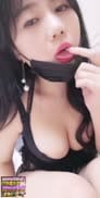【国产馆】丰满又漂亮美女主播璃儿穿着开裆情趣黑丝扣穴自慰很淫荡