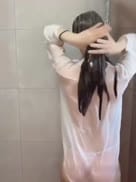 【国产馆】女神穿上男友衬衫直播洗澡诱惑