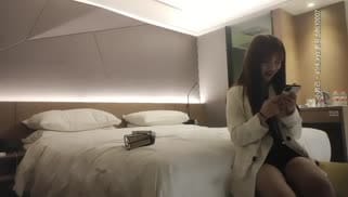 文轩探花约了一个穿风衣黑丝的美女