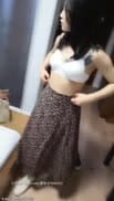 (大一学生)小仙女玩3P其中一男的又胖又丑，一朵鲜花插在了牛粪上
