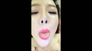 这是花椒直播间小奶希! 给干爹私密自拍16段影片遭流出