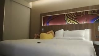 名侦探太浪国外探花性感高颜值吊带黄裙妹子啪啪，舔奶口交调情抬腿侧入上位骑坐大力猛操