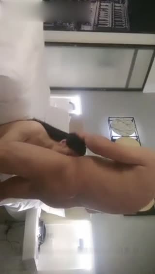 调情一番大力猛操搞了两炮，很是诱惑