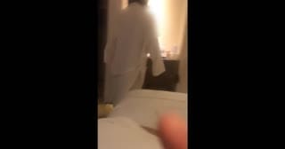 与翘臀美妞从黑夜玩到白天! 爱打手游的她今晚从中路被贯穿